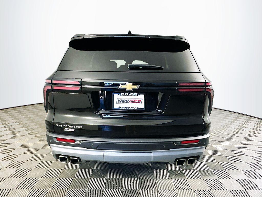 used 2025 Chevrolet Traverse car, priced at $42,990