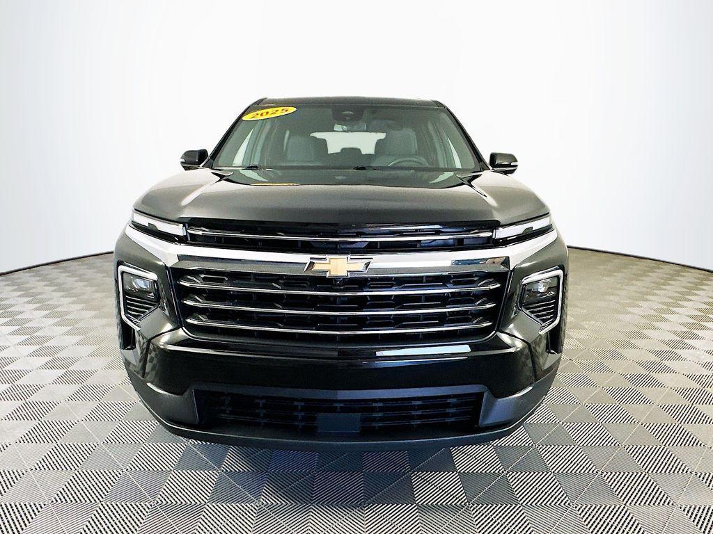 used 2025 Chevrolet Traverse car, priced at $42,990