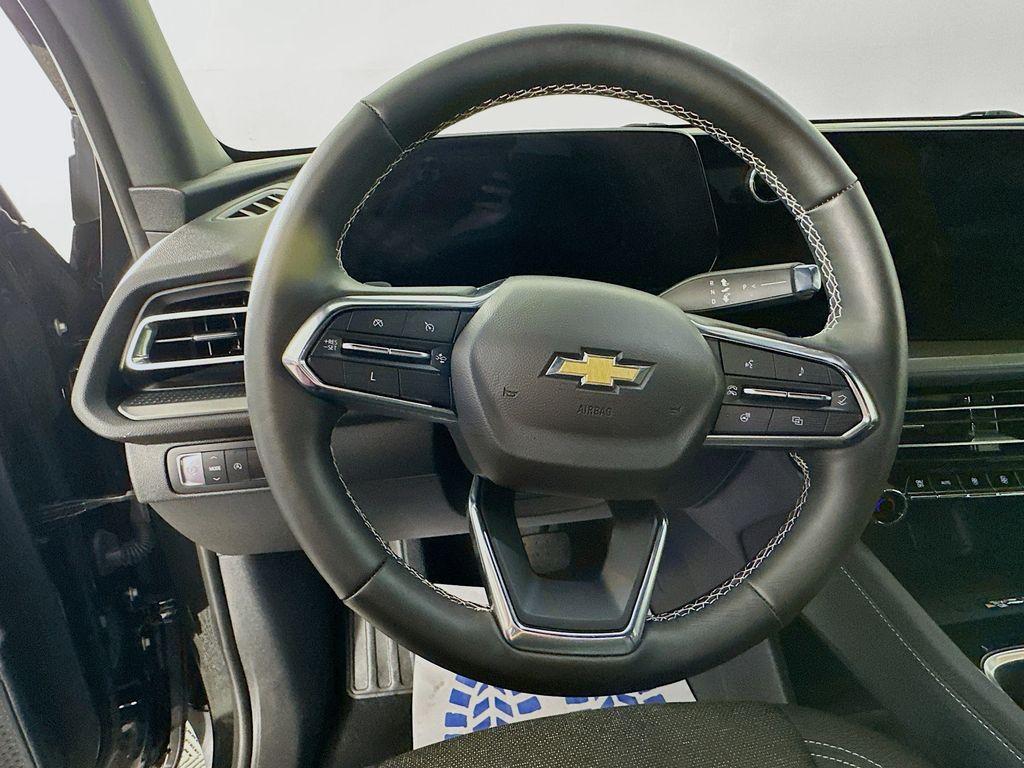 used 2025 Chevrolet Traverse car, priced at $42,990