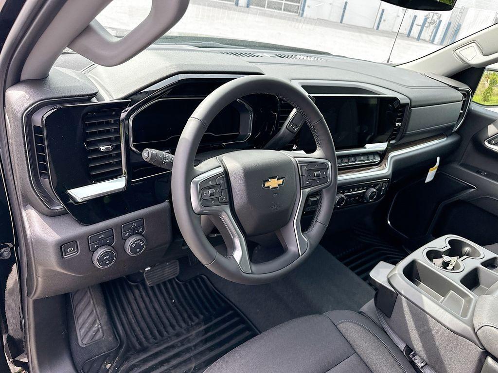 new 2025 Chevrolet Silverado 1500 car, priced at $52,595