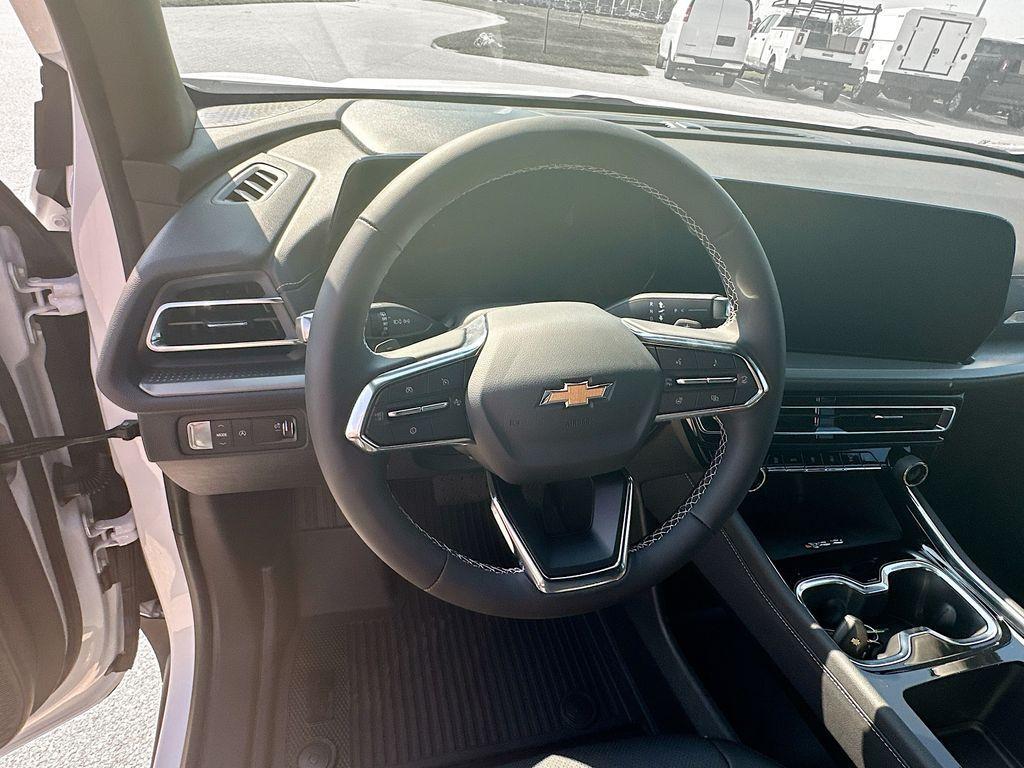 new 2025 Chevrolet Traverse car, priced at $46,560