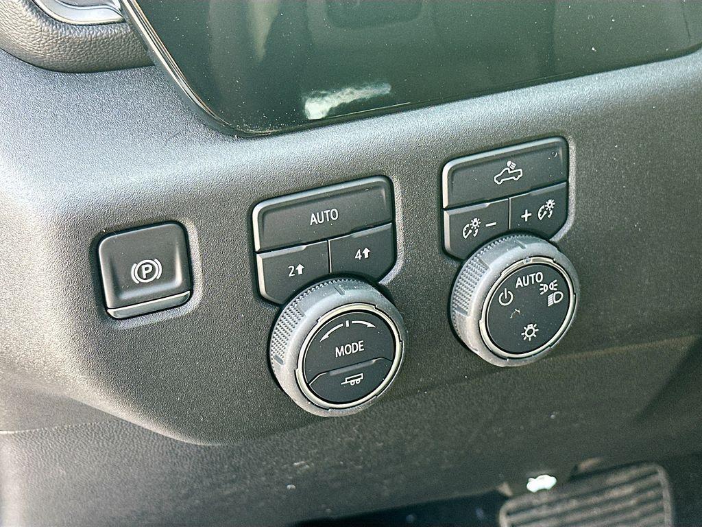 new 2025 Chevrolet Silverado 1500 car, priced at $52,595