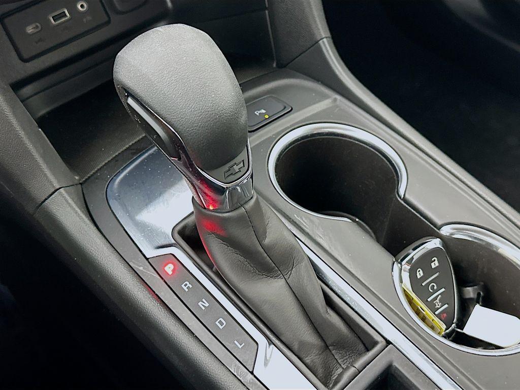 used 2024 Chevrolet Equinox car, priced at $23,214