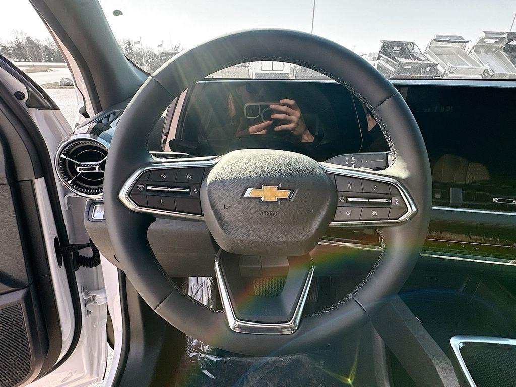 new 2025 Chevrolet Equinox car, priced at $31,870