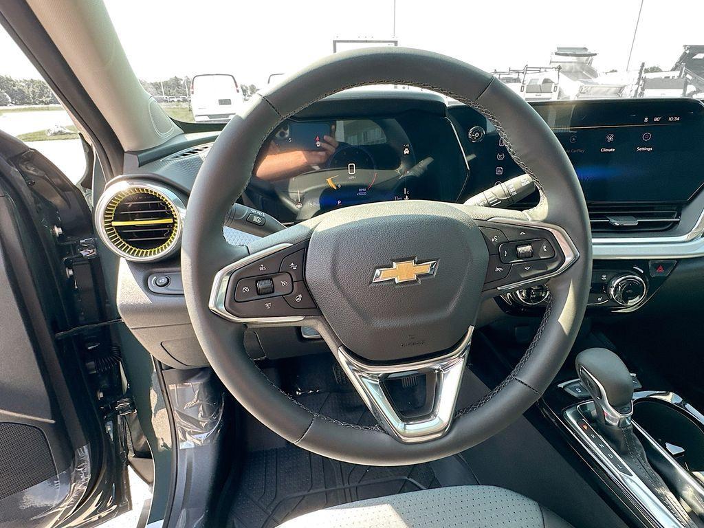 new 2025 Chevrolet Trax car, priced at $26,645