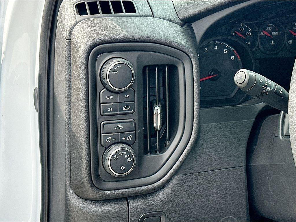 new 2025 Chevrolet Silverado 1500 car, priced at $43,775