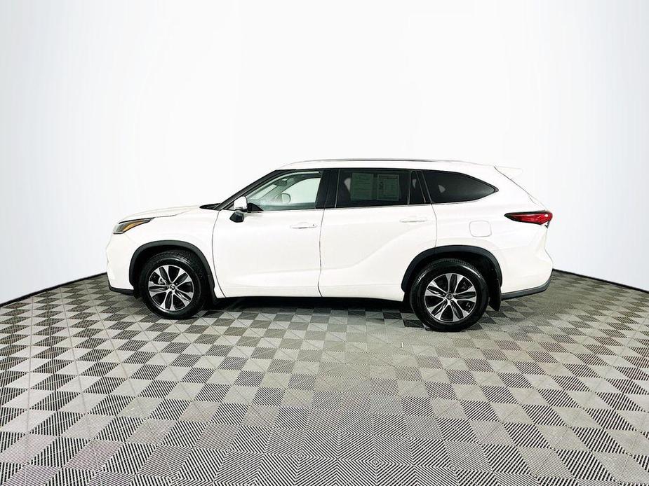 used 2021 Toyota Highlander car, priced at $34,815