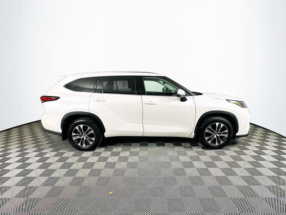 used 2021 Toyota Highlander car, priced at $34,815