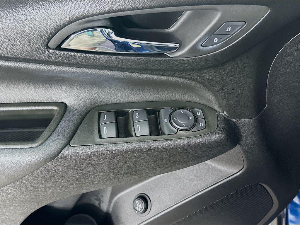 used 2022 Chevrolet Equinox car, priced at $21,125