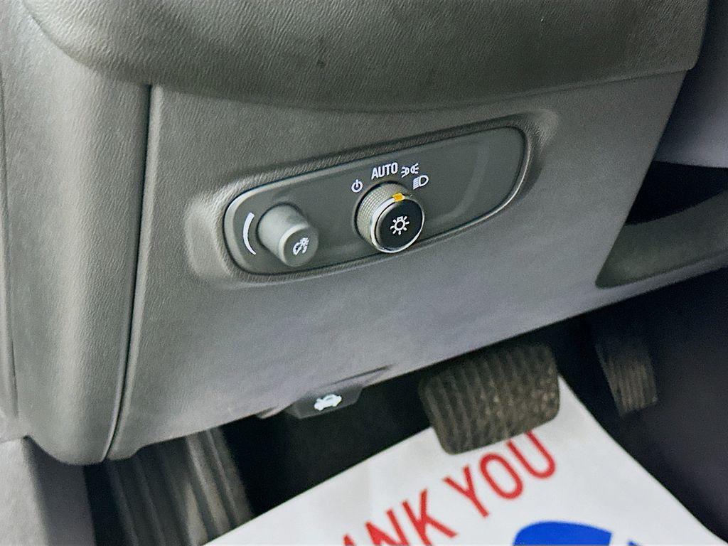 used 2022 Chevrolet Equinox car, priced at $20,887