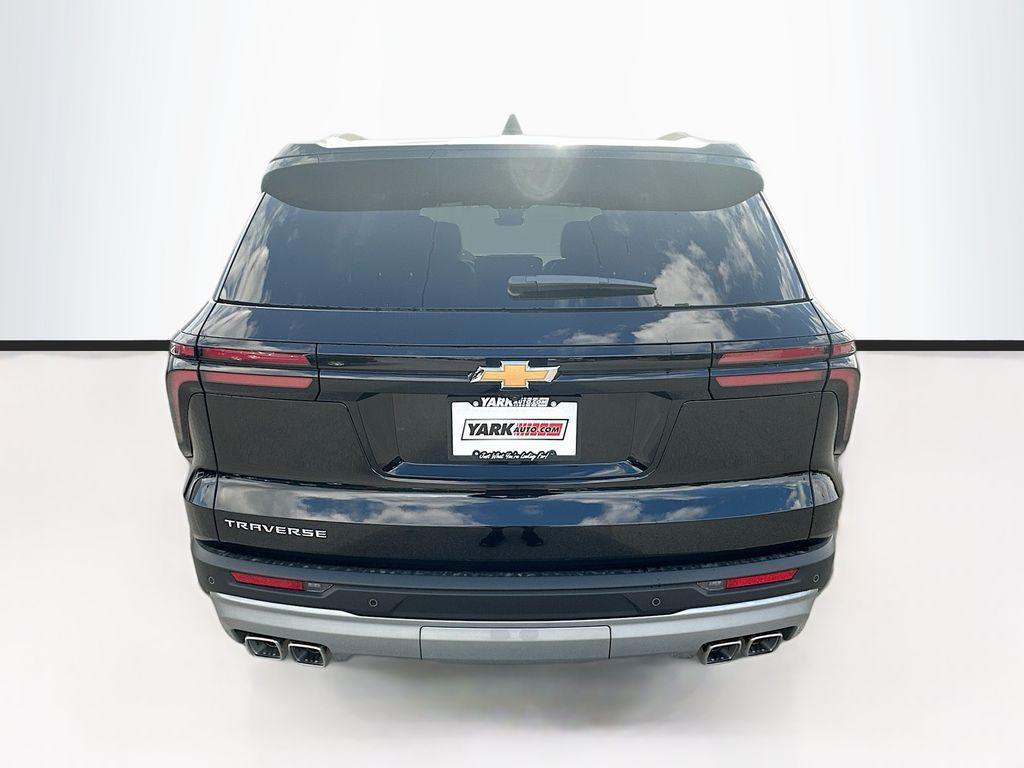 new 2026 Chevrolet Traverse car, priced at $49,095