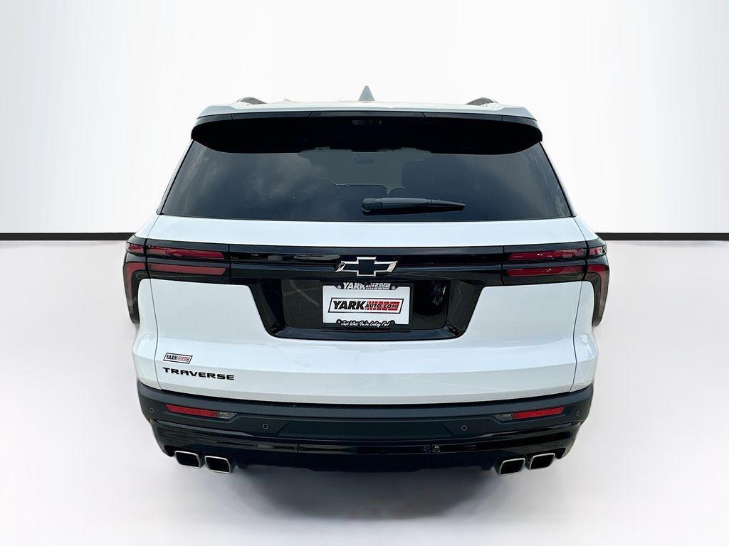 new 2026 Chevrolet Traverse car, priced at $47,680