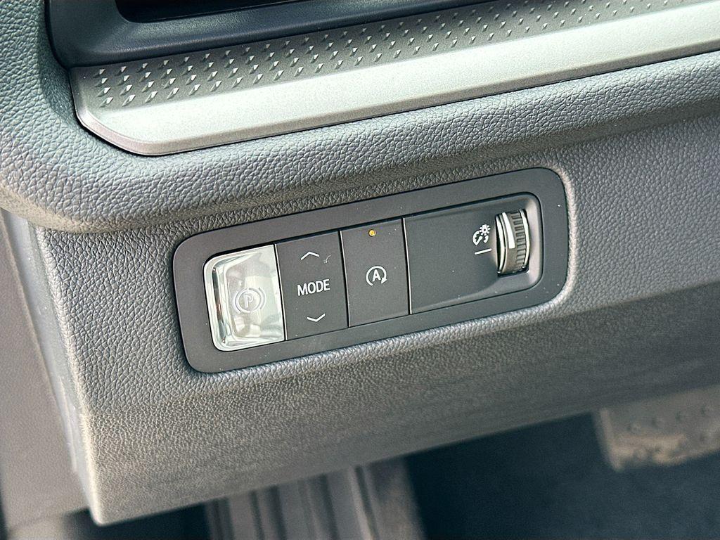 new 2026 Chevrolet Traverse car, priced at $47,680