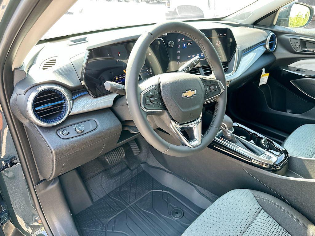 new 2025 Chevrolet Trax car, priced at $24,955