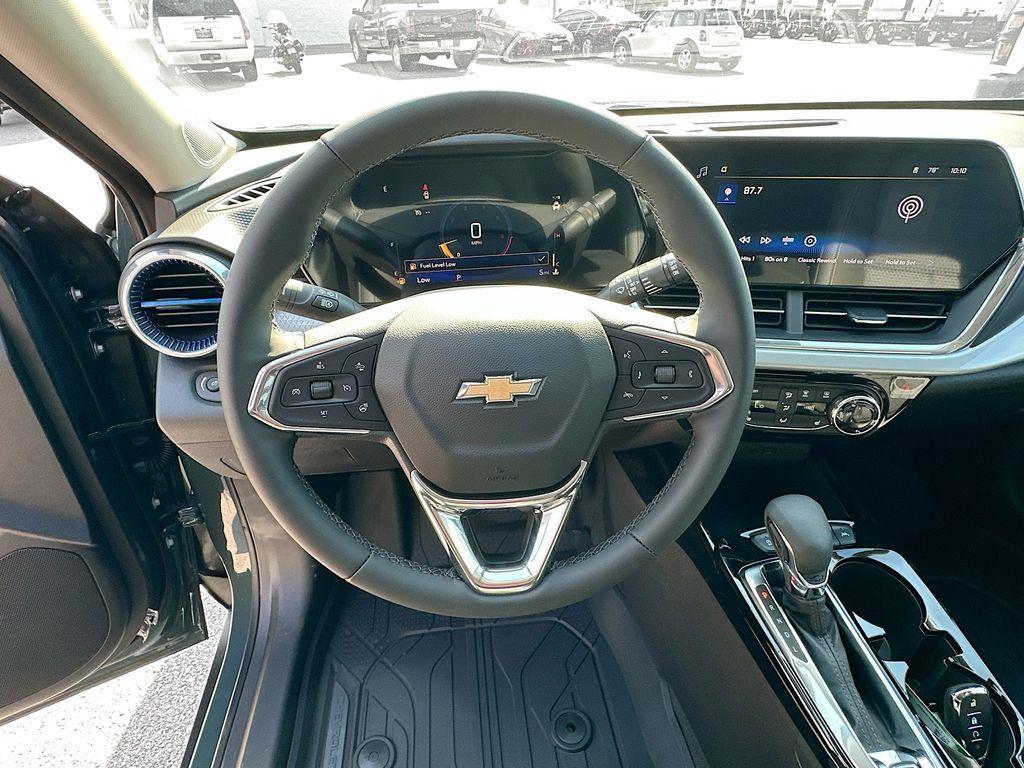 new 2025 Chevrolet Trax car, priced at $24,955