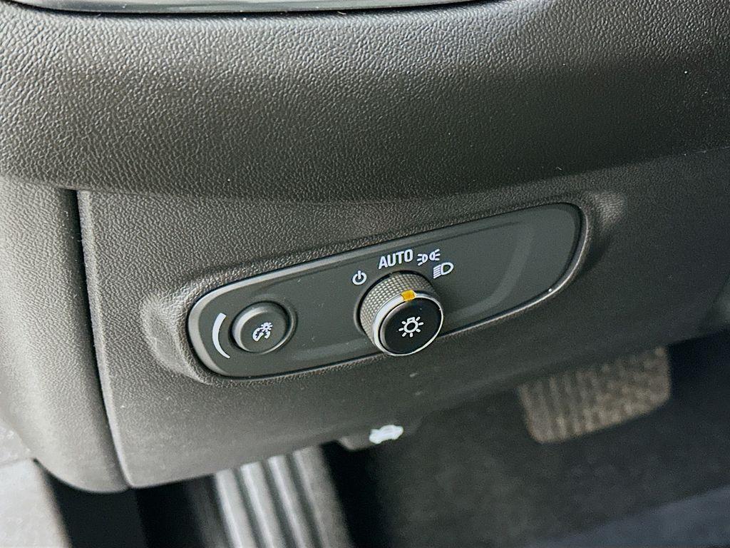 used 2024 Chevrolet Equinox car, priced at $22,985