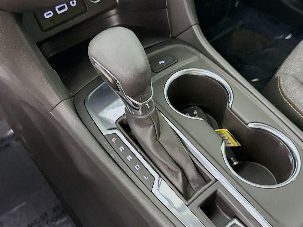 used 2024 Chevrolet Equinox car, priced at $22,985