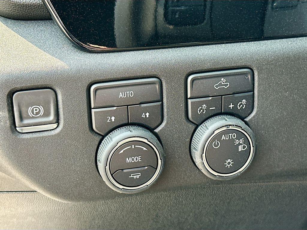new 2025 Chevrolet Silverado 1500 car, priced at $52,595