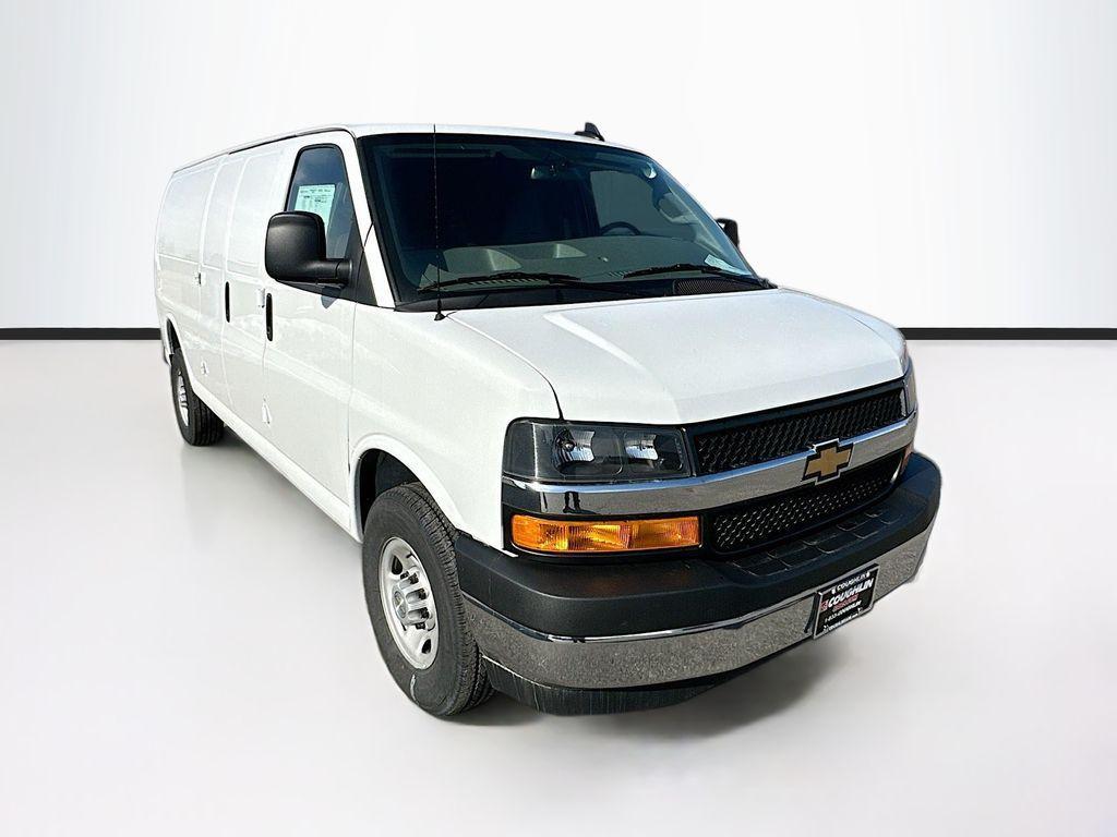 new 2024 Chevrolet Express 3500 car