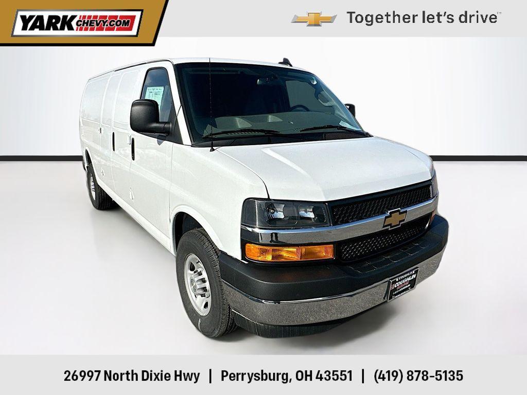 new 2024 Chevrolet Express 3500 car