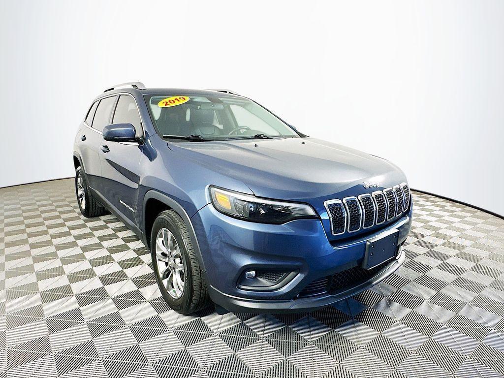 used 2019 Jeep Cherokee car, priced at $14,674