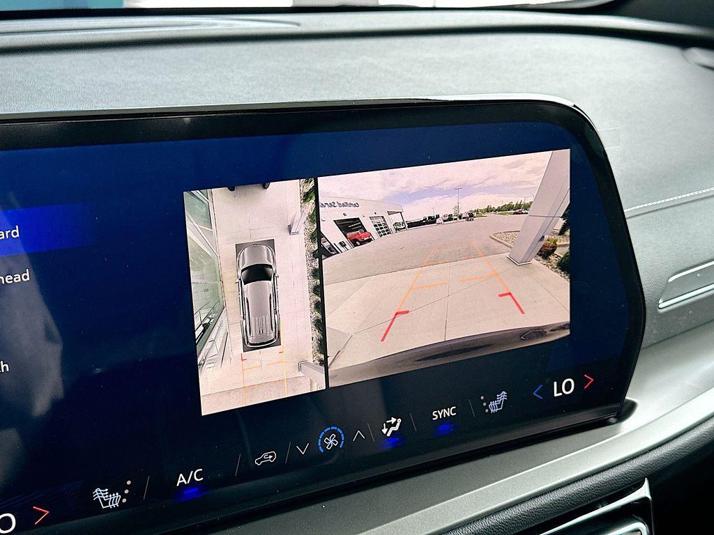 new 2025 Chevrolet Traverse car, priced at $43,045