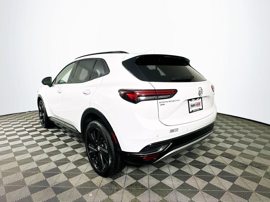 used 2022 Buick Envision car, priced at $27,000