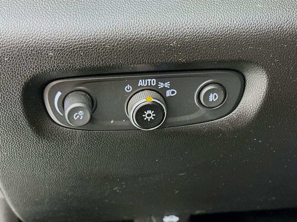 used 2020 Chevrolet Traverse car, priced at $20,833