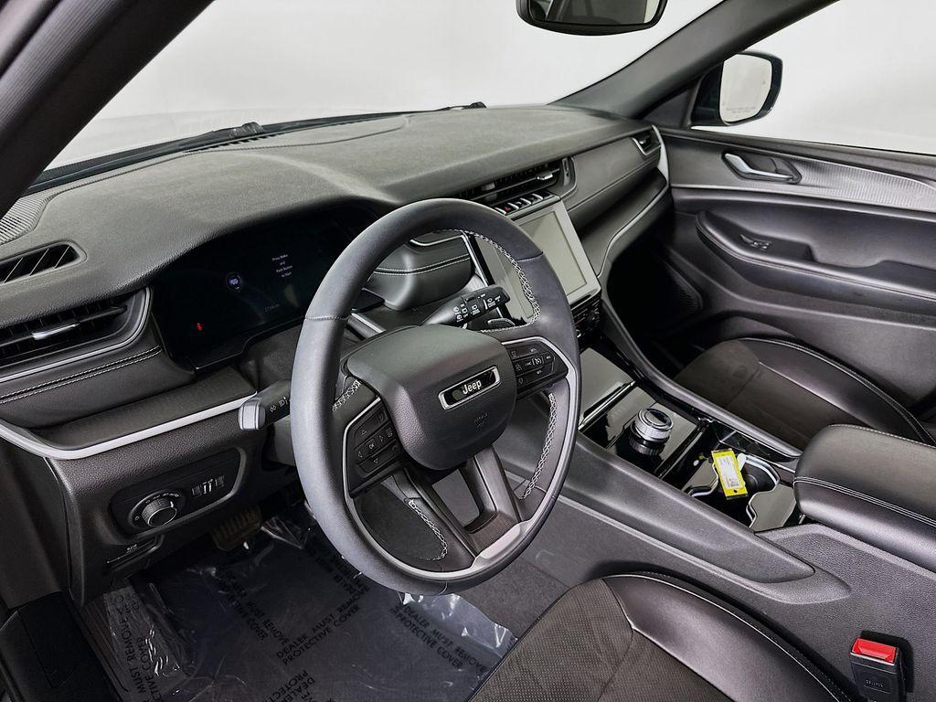 used 2023 Jeep Grand Cherokee car, priced at $34,374