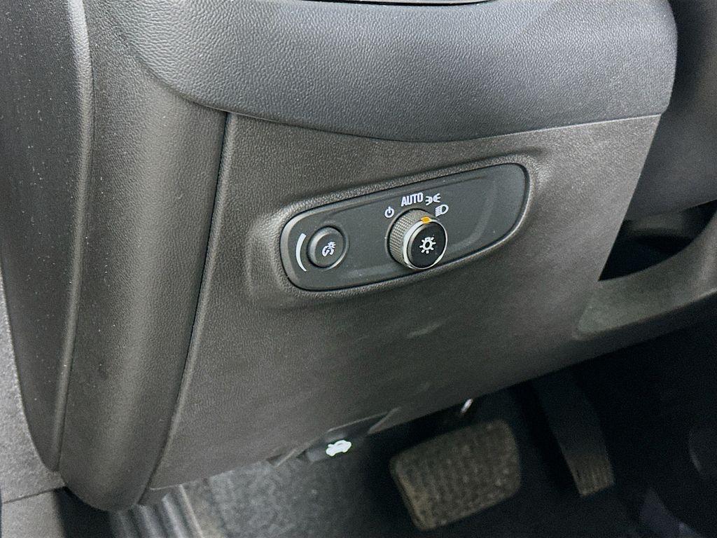 used 2023 Chevrolet Equinox car, priced at $20,150