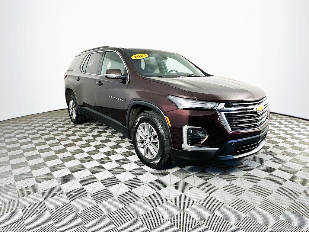 used 2023 Chevrolet Traverse car, priced at $29,998