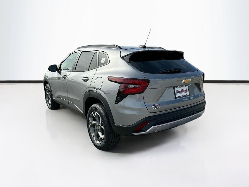 new 2025 Chevrolet Trax car, priced at $25,635