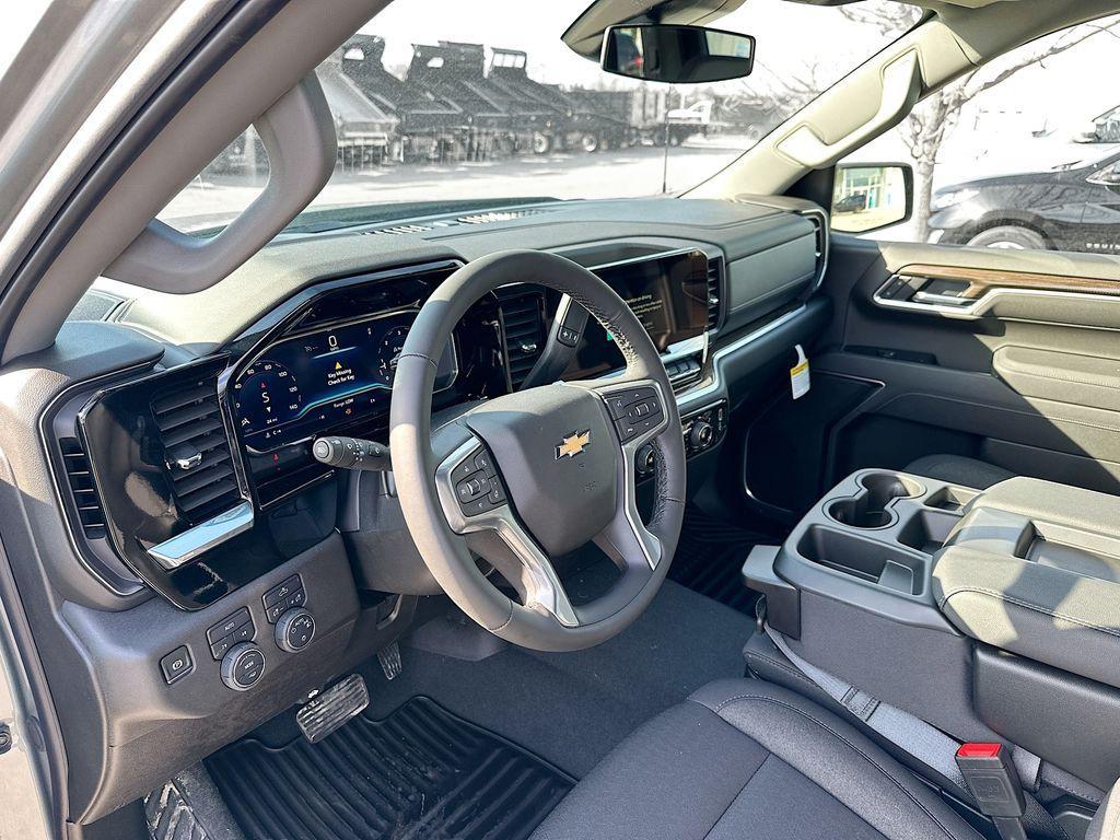 new 2025 Chevrolet Silverado 1500 car, priced at $52,395