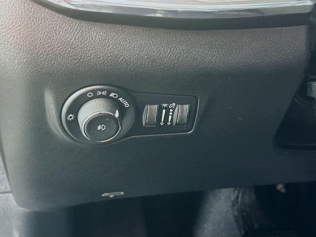 used 2022 Jeep Compass car, priced at $20,175