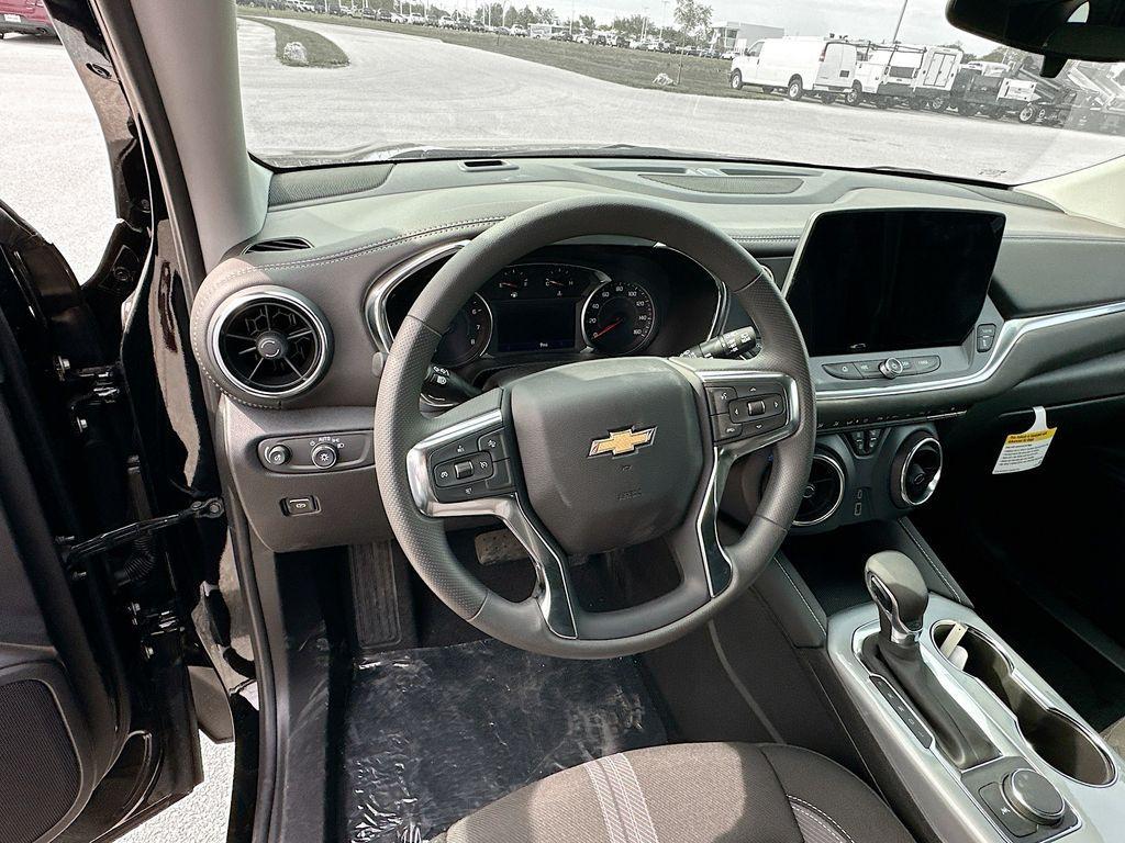 new 2025 Chevrolet Blazer car, priced at $38,265