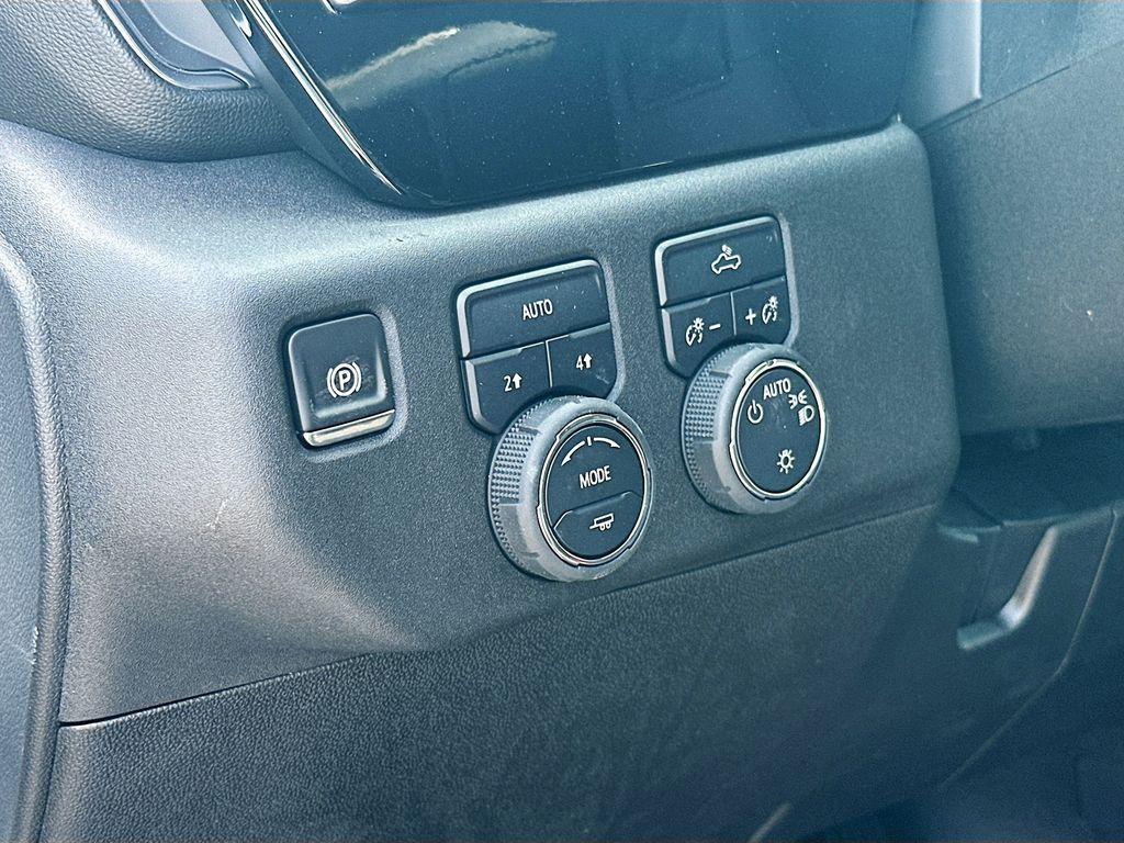 new 2025 Chevrolet Silverado 1500 car, priced at $52,595