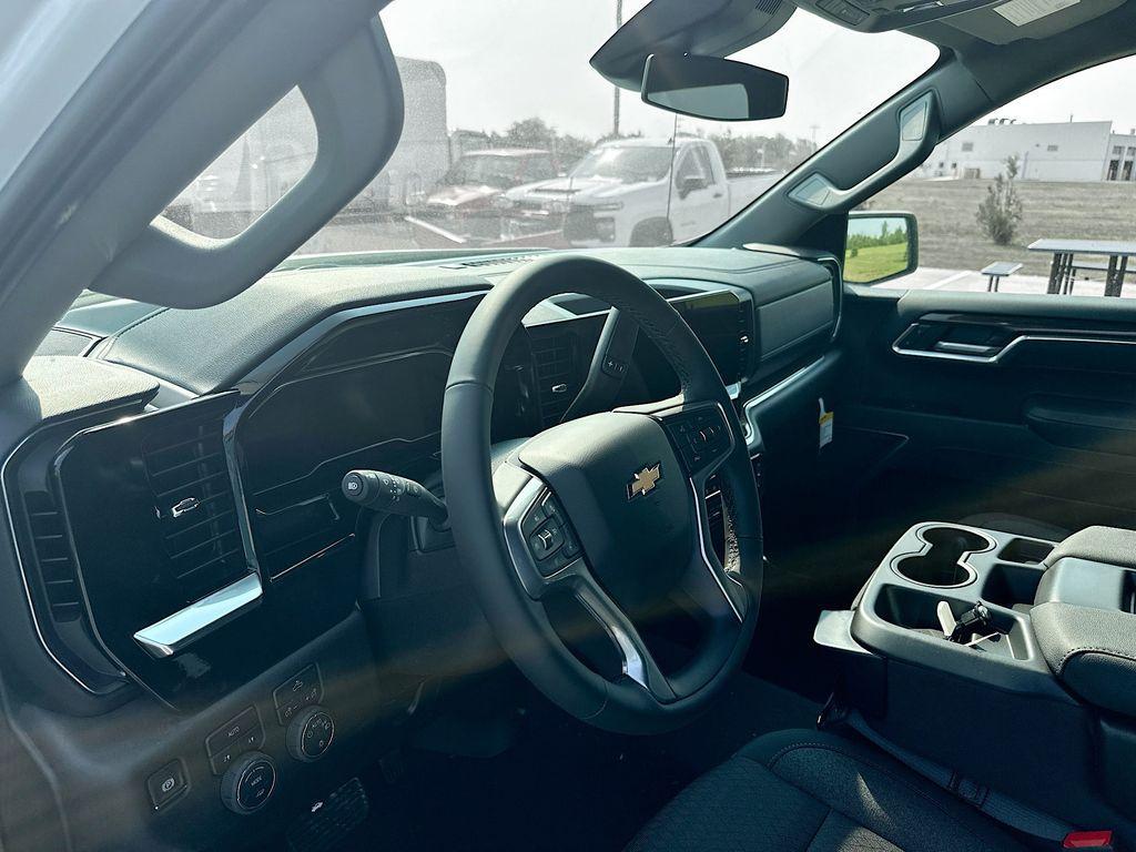 new 2025 Chevrolet Silverado 1500 car, priced at $52,595