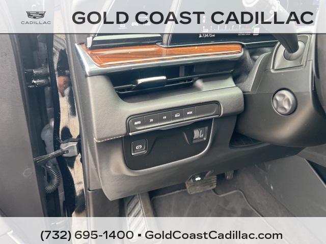 used 2022 Cadillac Escalade ESV car, priced at $54,980