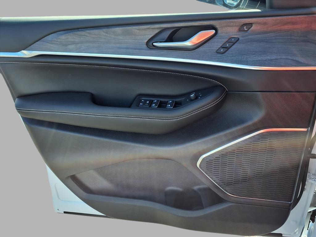 new 2025 Jeep Grand Cherokee L car, priced at $58,359