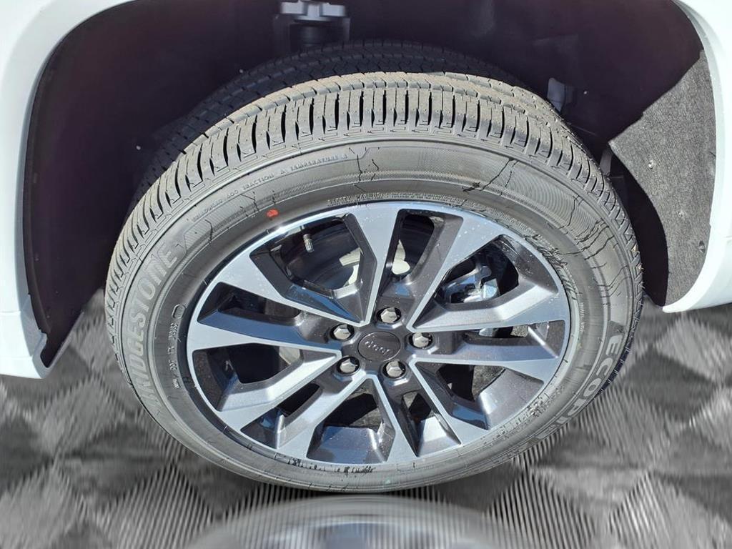 new 2025 Jeep Grand Cherokee L car, priced at $58,359