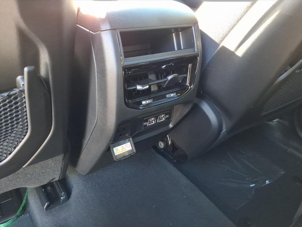 new 2025 Jeep Grand Cherokee car, priced at $39,875