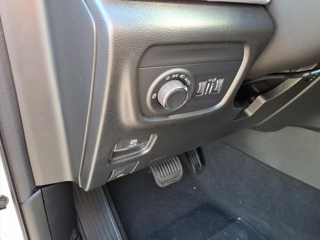 new 2025 Jeep Grand Cherokee car, priced at $39,875