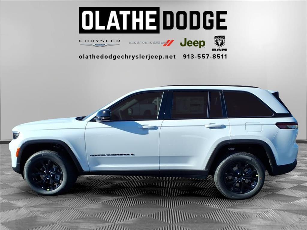 new 2025 Jeep Grand Cherokee car, priced at $39,875