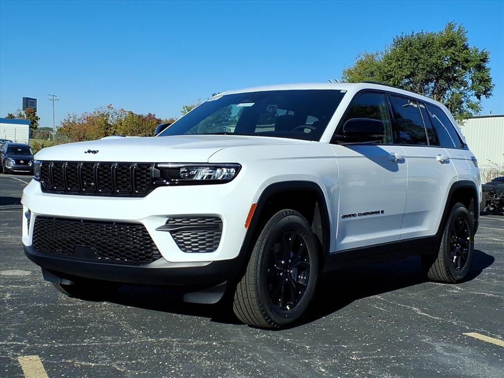 new 2025 Jeep Grand Cherokee car, priced at $39,875