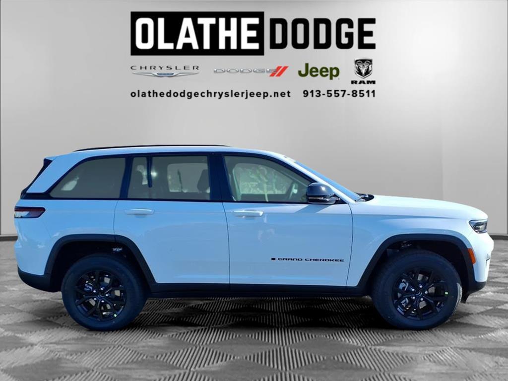 new 2025 Jeep Grand Cherokee car, priced at $39,875