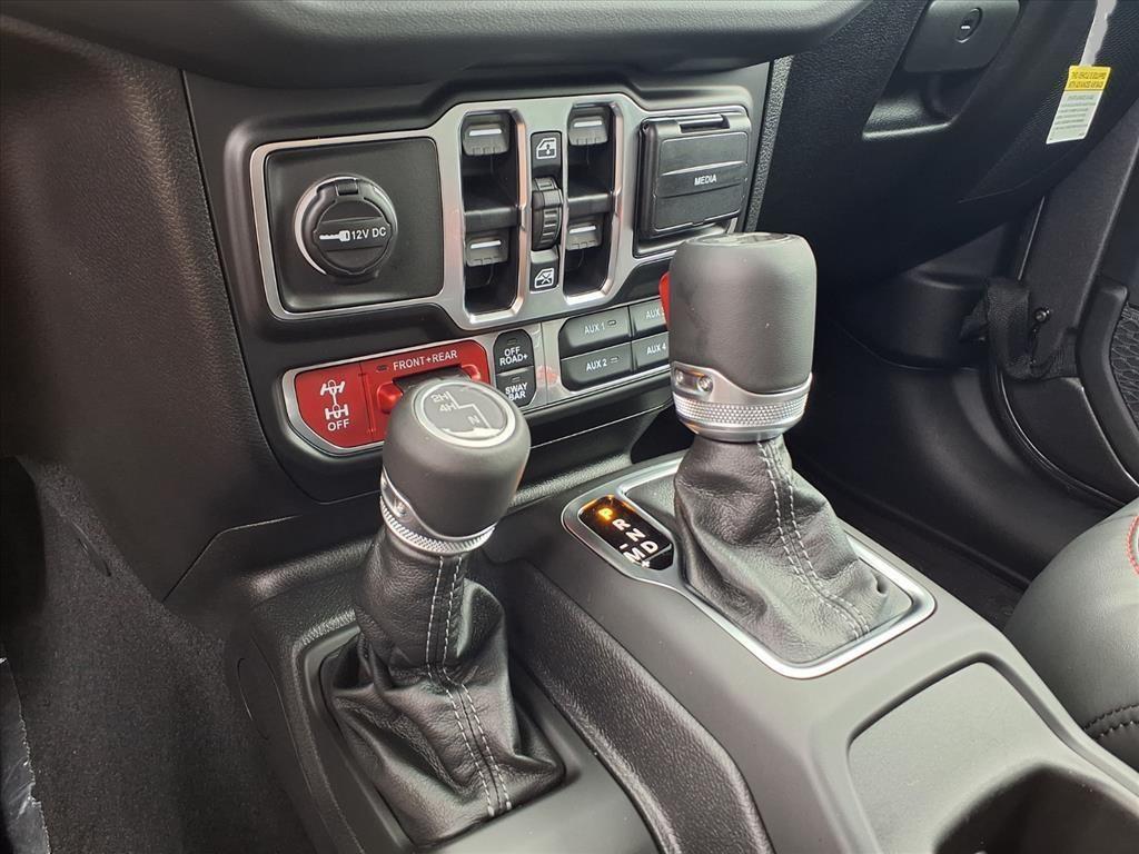 new 2025 Jeep Wrangler car, priced at $52,996