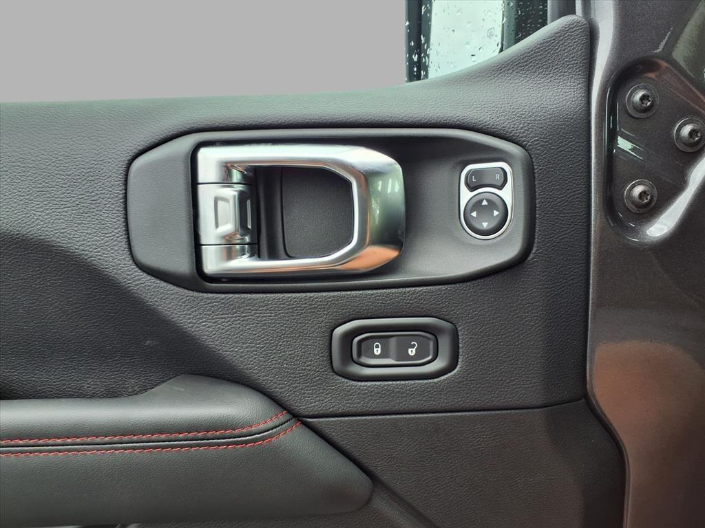 new 2025 Jeep Wrangler car, priced at $52,996