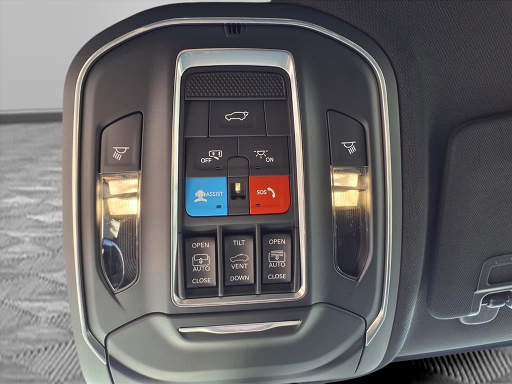 new 2025 Jeep Grand Cherokee car, priced at $47,609