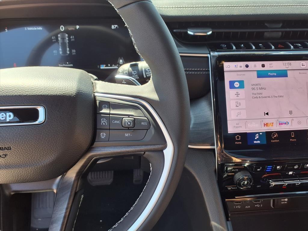 new 2025 Jeep Grand Cherokee car, priced at $47,609