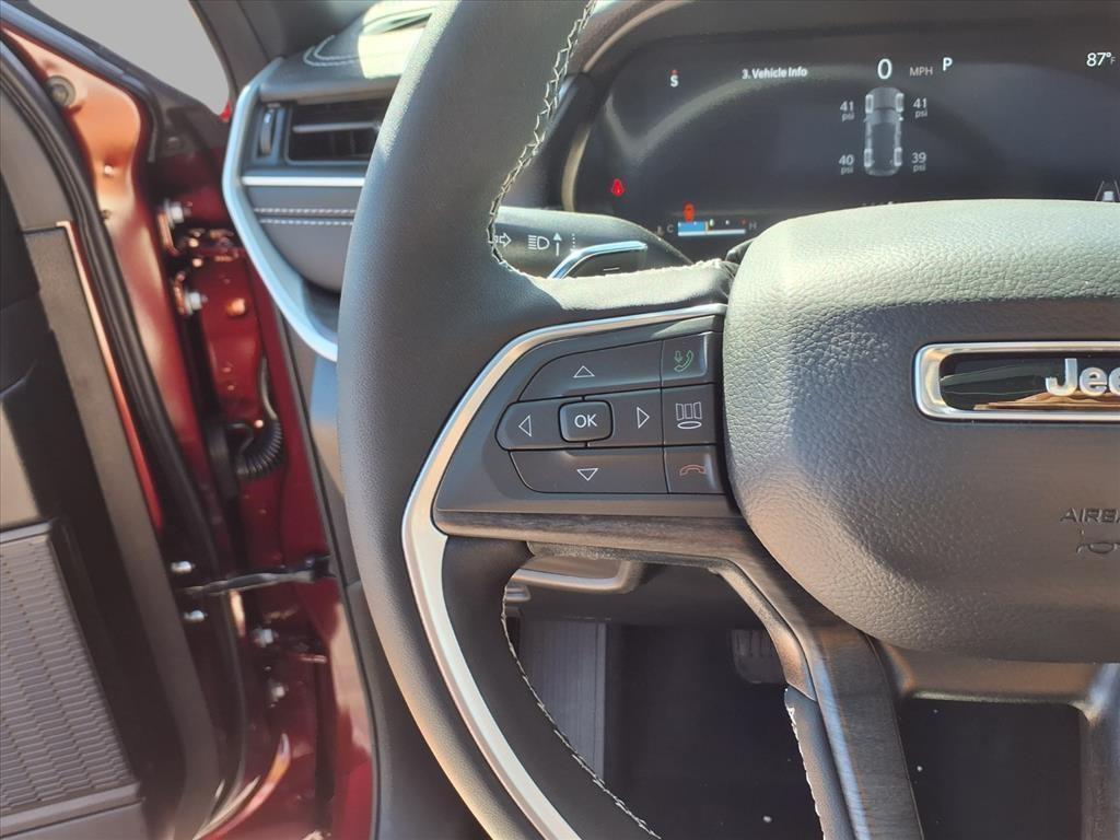 new 2025 Jeep Grand Cherokee car, priced at $47,609